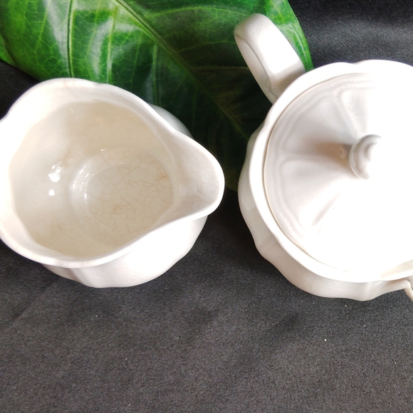 Accessories - Elegant White Ceramic Sugar and Creamer Set